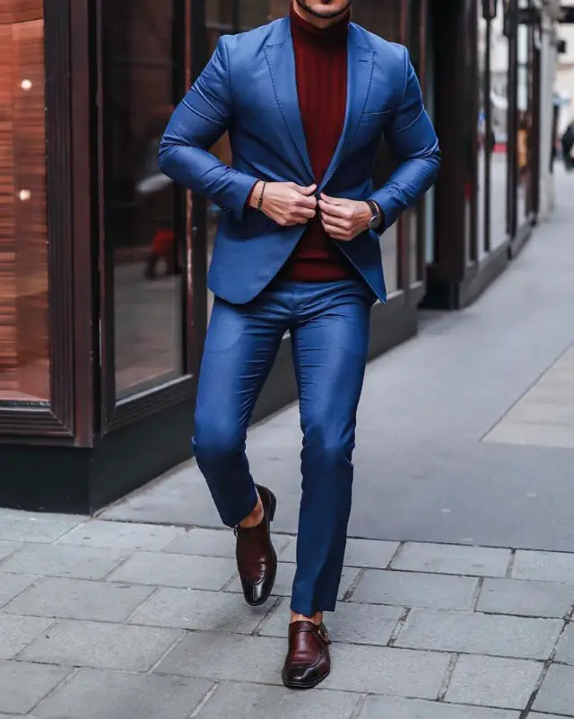 Blue suit with wine colour highneck, men.