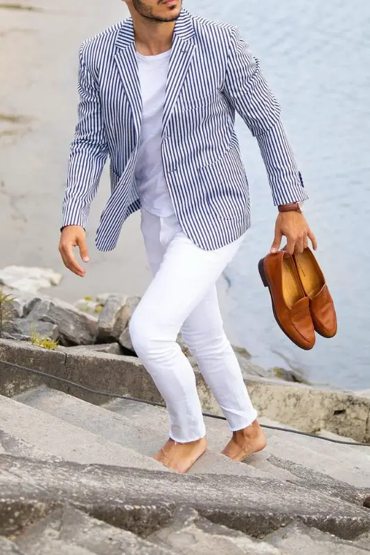 White jeans with stripes blazer