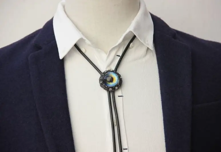 An image of bolo tie.