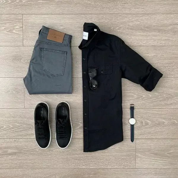 Best Types of Pants to Wear With Black Shirt, Chinos