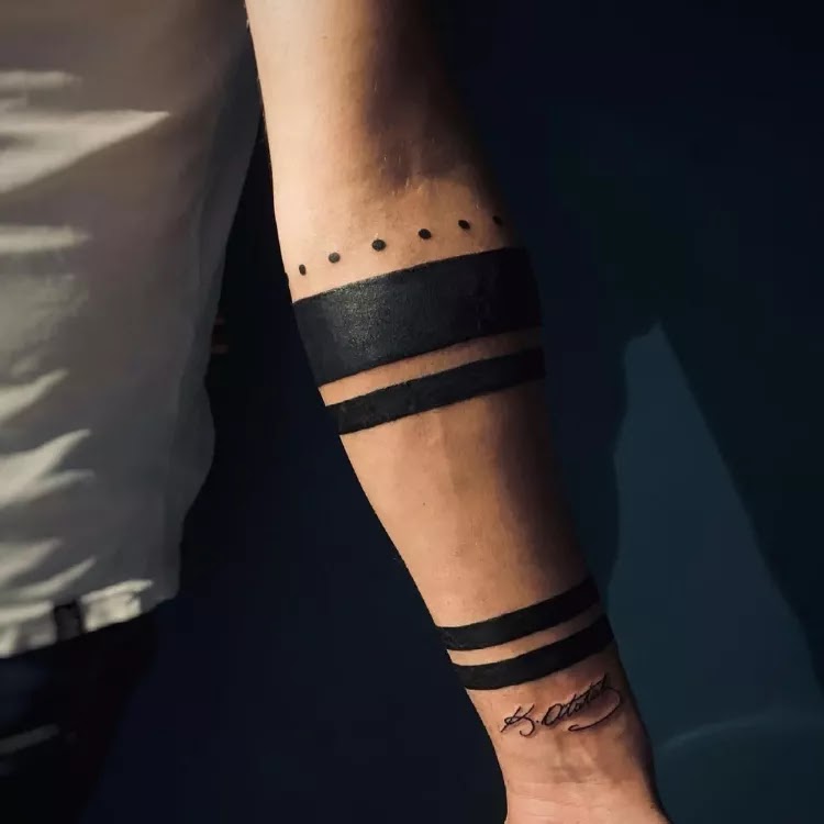 Big, dense Armband Tattoo Design Ideas