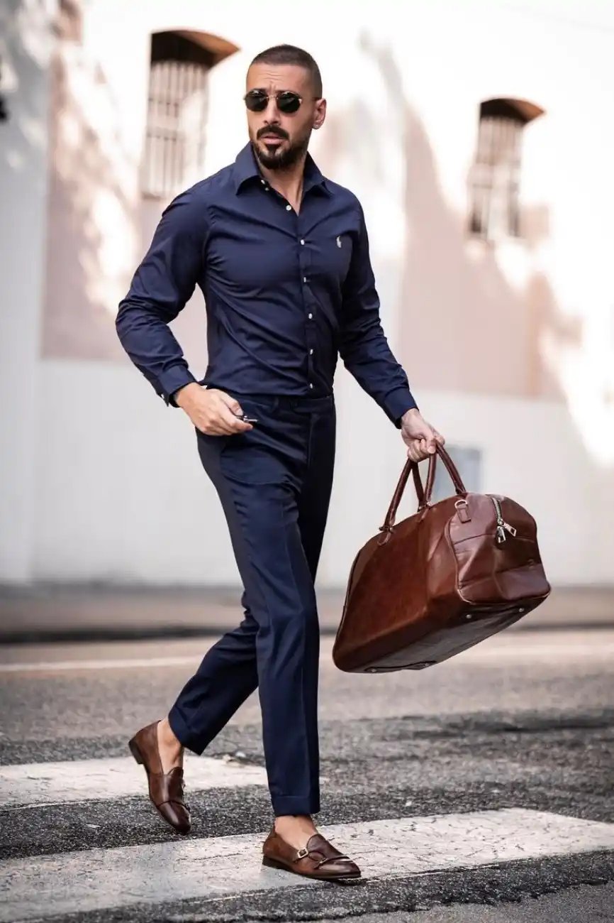What color shoes and shirt can I wear with blue pants? - Quora