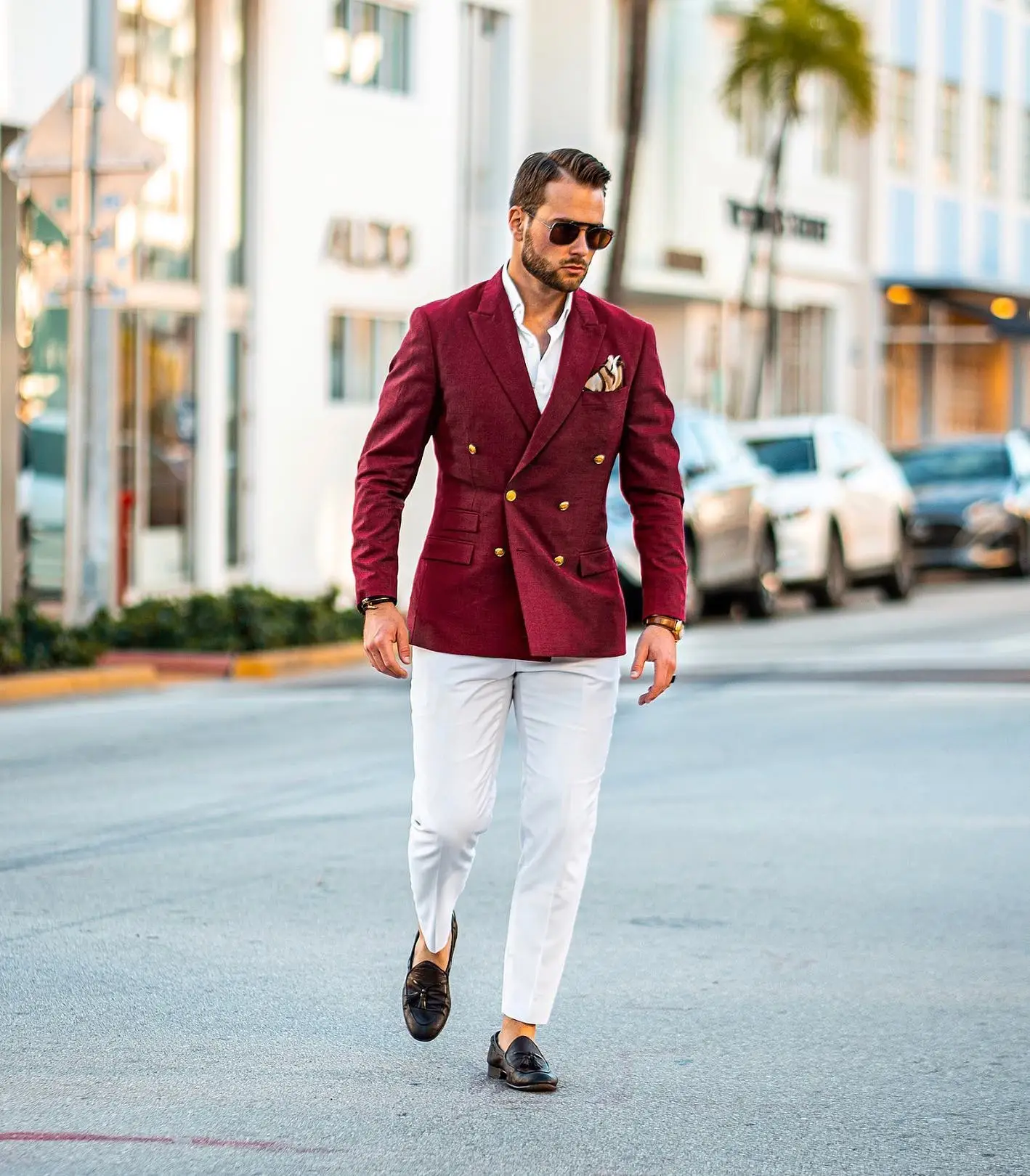 What To Wear With Maroon Pants Guys? 11 Outfit Ideas With Maroon Pants